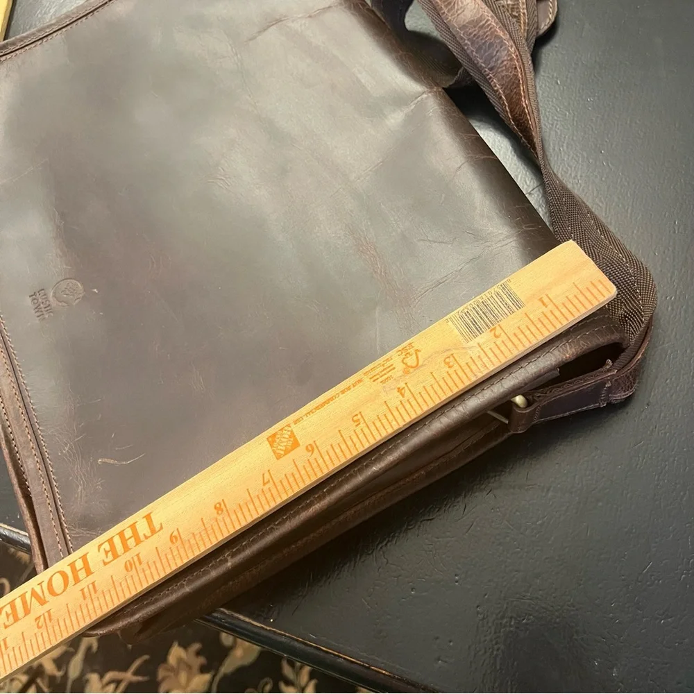 RUSTIC TOWN Brown LEATHER MESSENGER BAG Briefcase Computer LAPTOP BAG‎